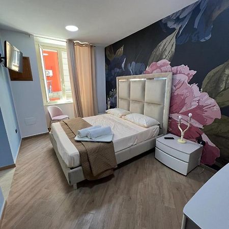 In Piazzetta Bed & Breakfast Napoli Eksteriør bilde